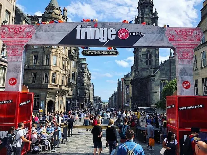 Fabulous Apartment On The Royal Mile Edinburgh
