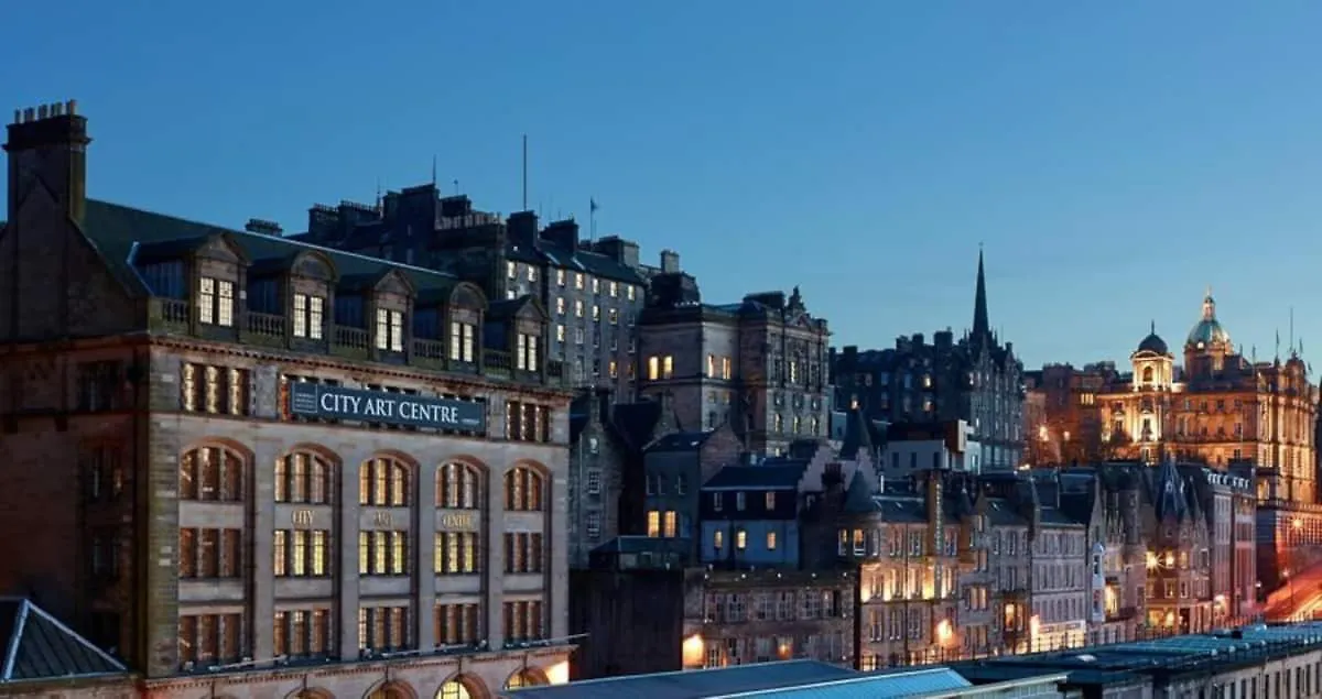 Fabulous Apartment On The Royal Mile Edinburgh